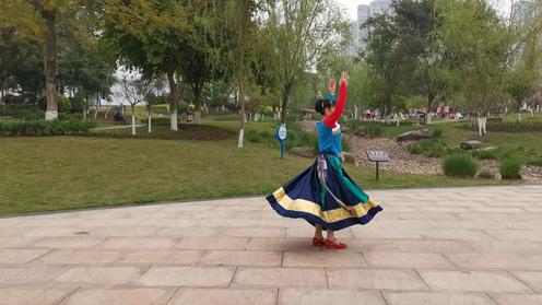 泸州芳芳广场舞《心中的布达拉》藏族舞蹈，编舞，午后娇阳