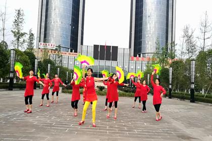 四川霞飞广场舞 天美地美中国美