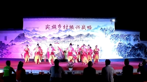 14、舞蹈幺鼓《最炫信天游》表演单位：滨河社区夕阳风采舞蹈队