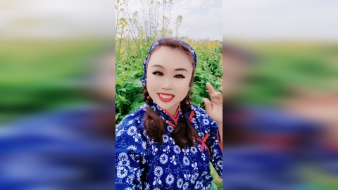 三八妇女节到了，希望所有女生在每个年龄段，都有乘风破浪的勇气，活出最飒的自，祝福大家女神节快乐！