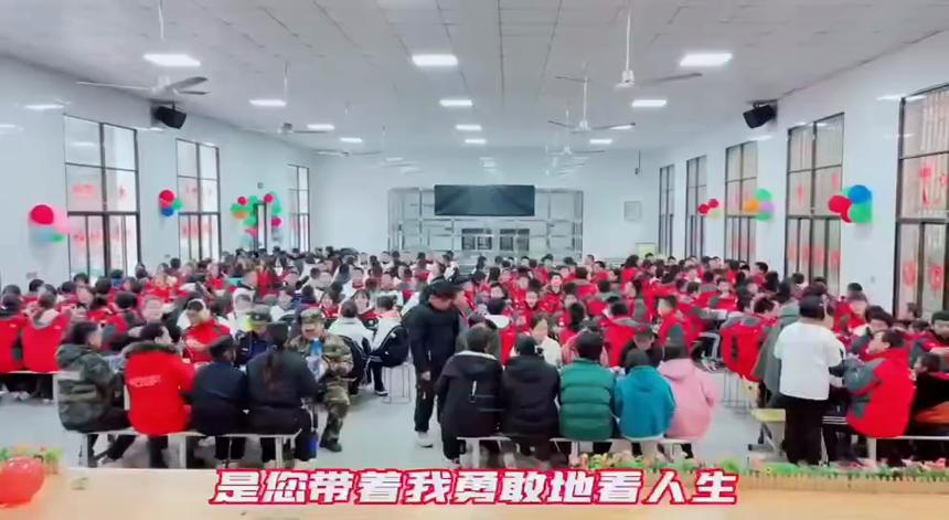 南钰图华特训学校祝大家2022新春快乐