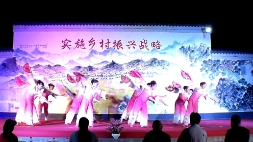15、古典折扇舞《国色天香》表演单位：锦和辣妈舞蹈队